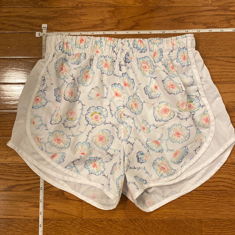 Cute outlines floral running shorts with underwear built in